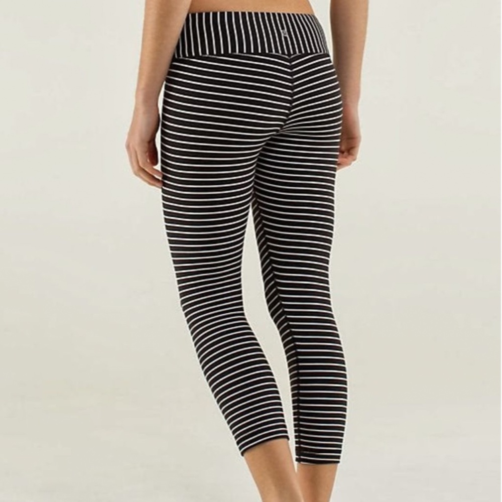 Lululemon Parallel Stripe Wunder Under Size 4 - image 1